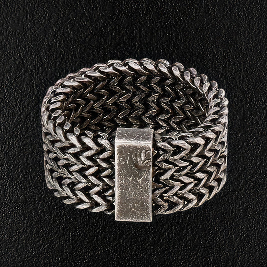 Vintage Herringbone chain link style ring.