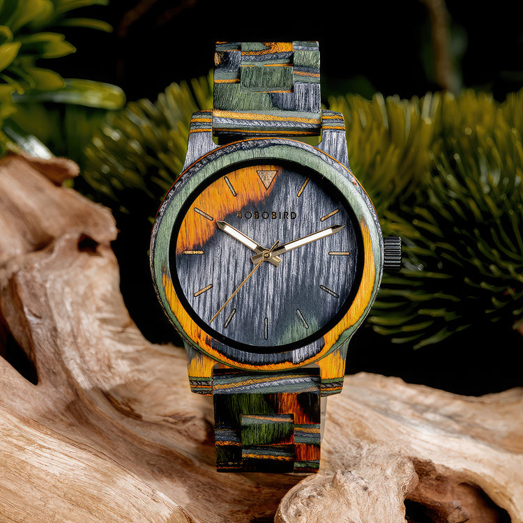 Elegant timepiece for men, crafted from natural wood