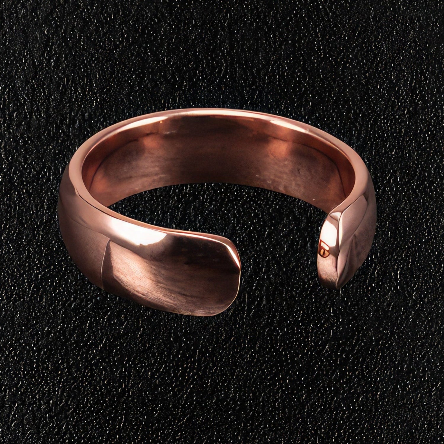 Man's Minimalist Magnetic Copper Ring