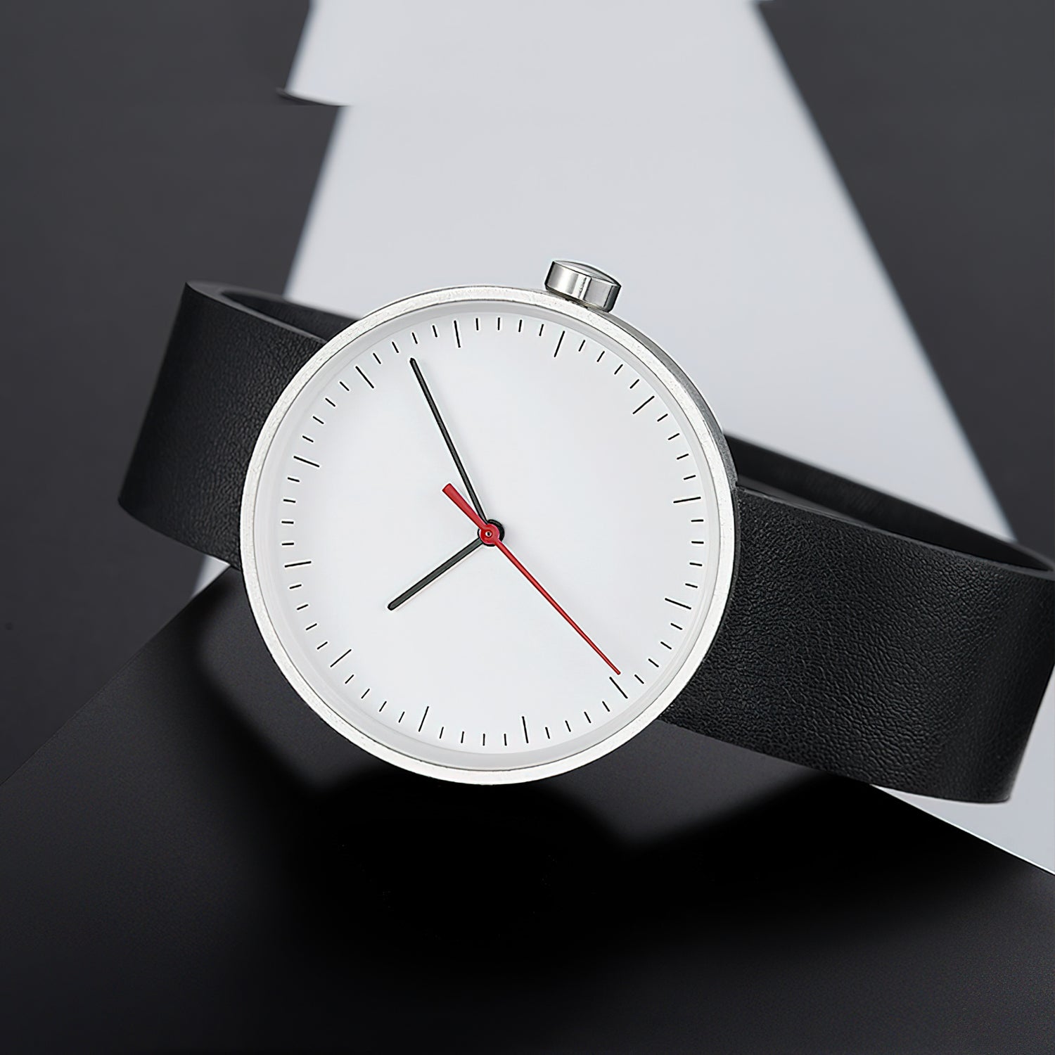 Simple Dial Second Hand Watch