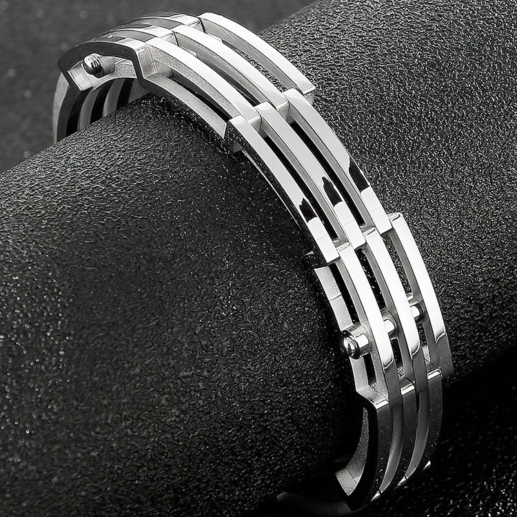 Men's High grade stainless steel grill style bracelet.